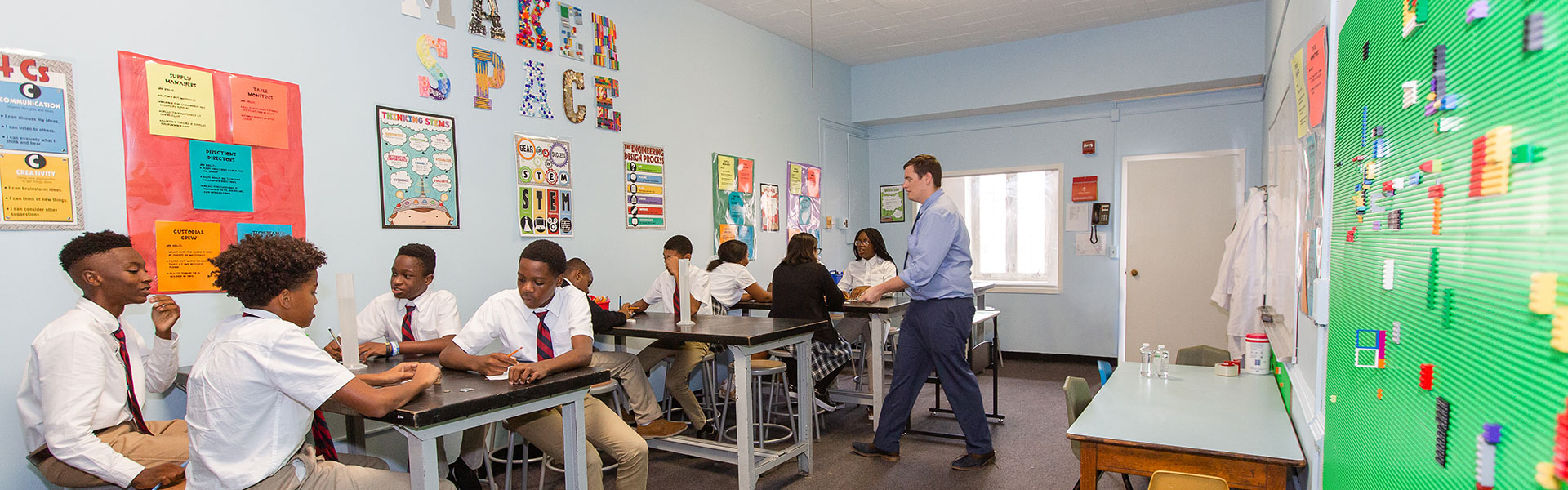 maker-space-at-annunciation-catholic-school-dc kids in the brand new maker's space lab at annunciation catholic school in dc